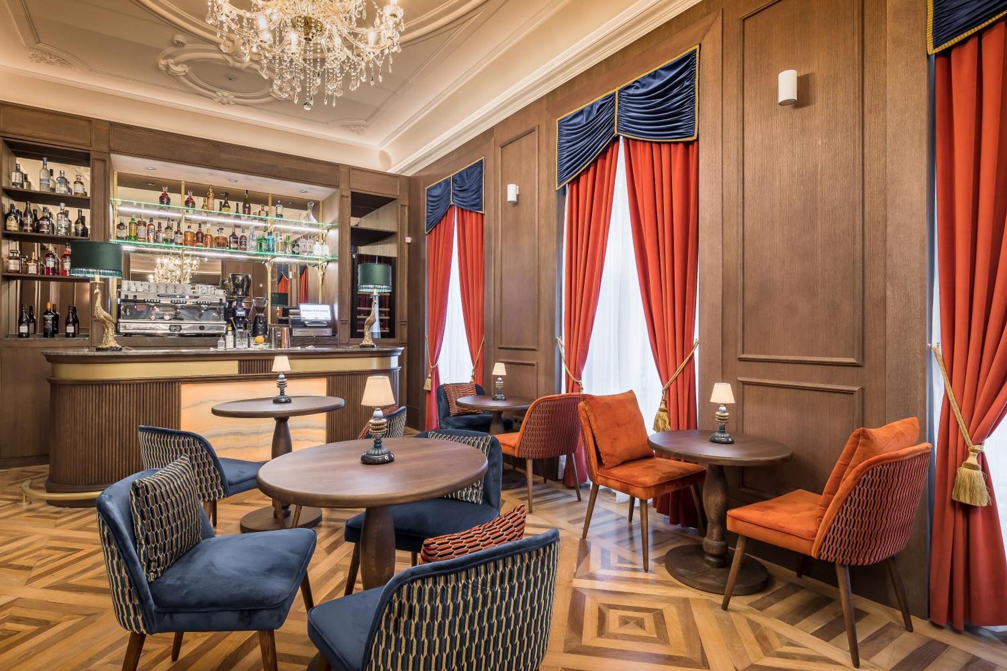 Palacio Gran Via, A Royal Hideaway Hotel กรานาดา ภายนอก รูปภาพ