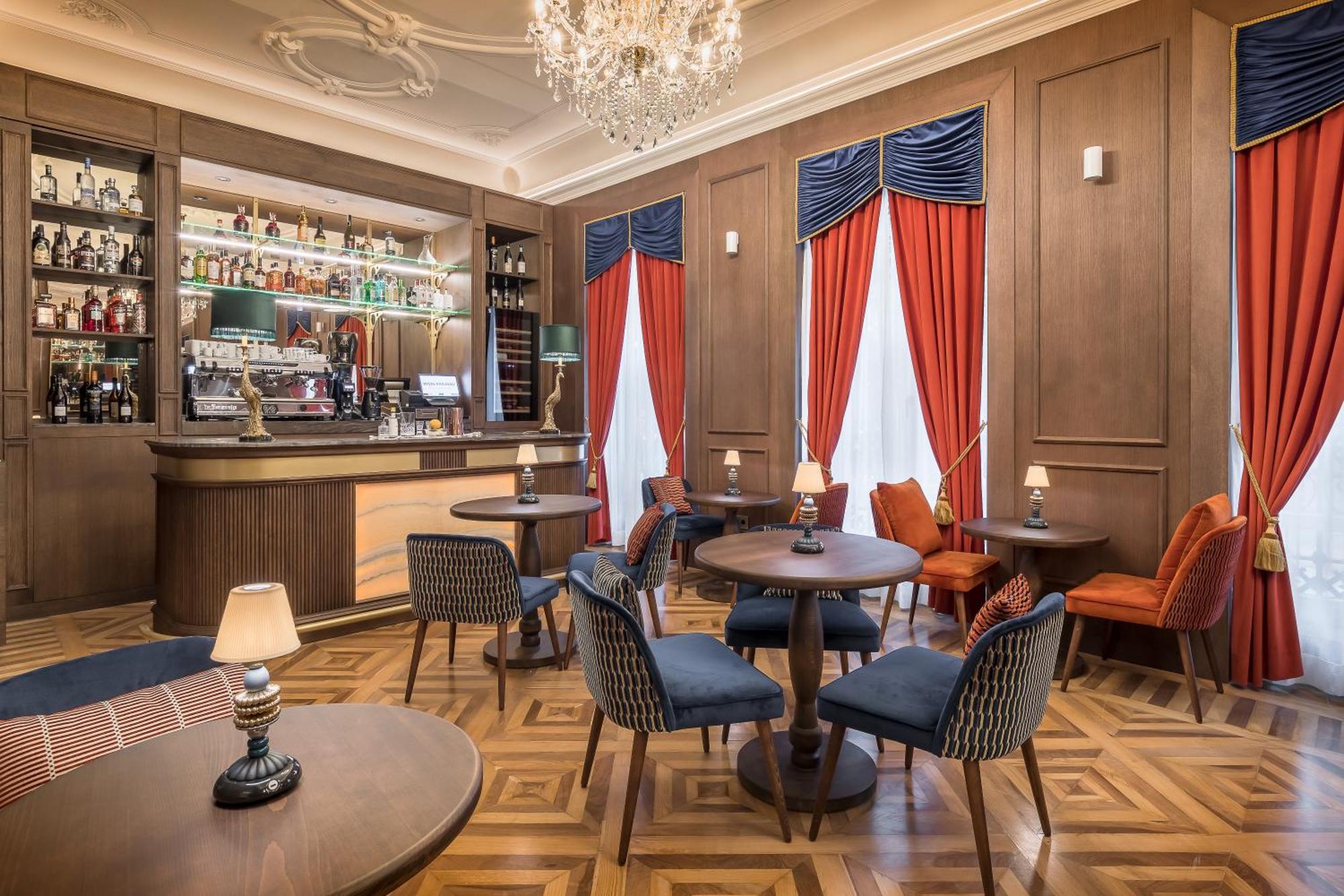 Palacio Gran Via, A Royal Hideaway Hotel กรานาดา ภายนอก รูปภาพ